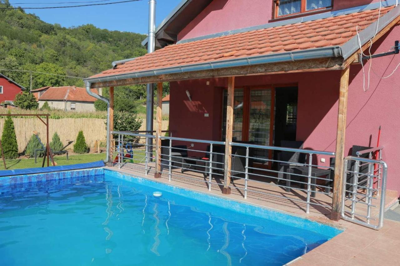 Vila Viktori Pirot Kültér fotó